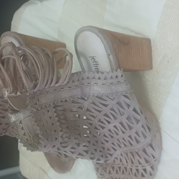 Jeffrey Campbell women's shoes - Picture 2 of 4